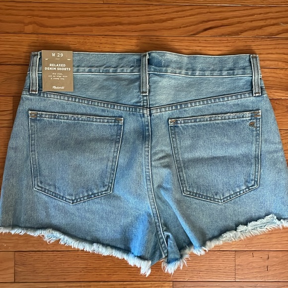 NWT PERFECT MEDIUM BLUE MADEWELL DENIM JEAN SHORTS! - Picture 2 of 7